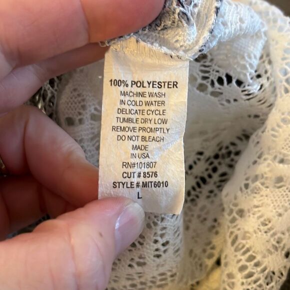 Espresso large white lacy t shirt with black/gray pattern (2063) - Picture 4 of 4